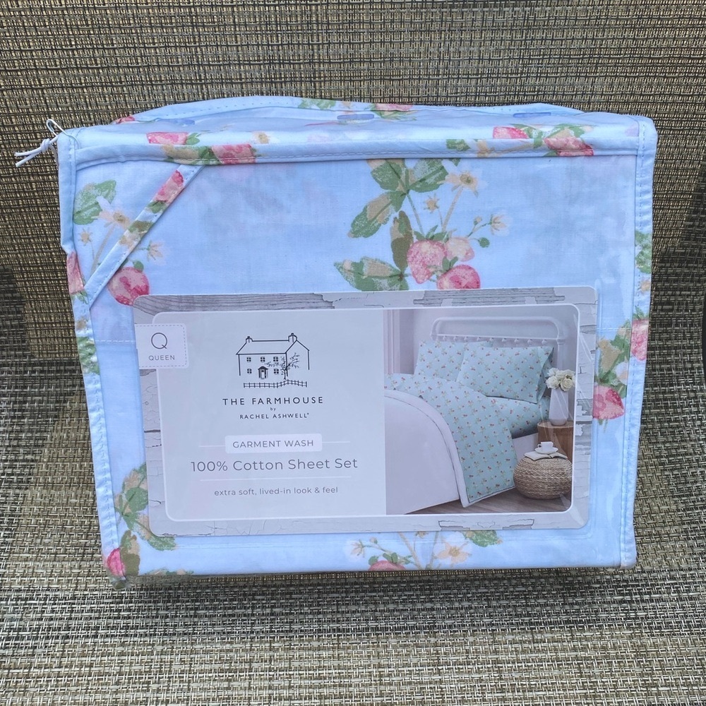 Shabby Chic The Farmhouse by Rachel Ashwell Wild Berry QUEEN Sheet Set 4pc